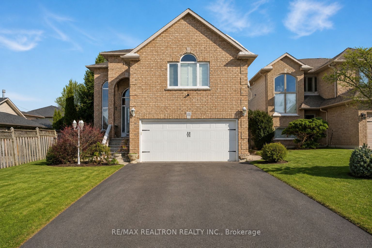 11 Redtail Crescent, Hamilton, ON, L9B 2R6 photo 2