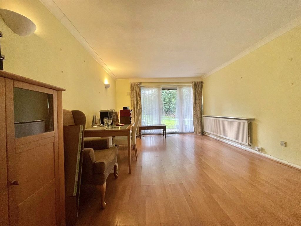 Additional image 5 of 2 bed flat for saleSherland Court, The Dell, Radlett, Hertfordshire WD7