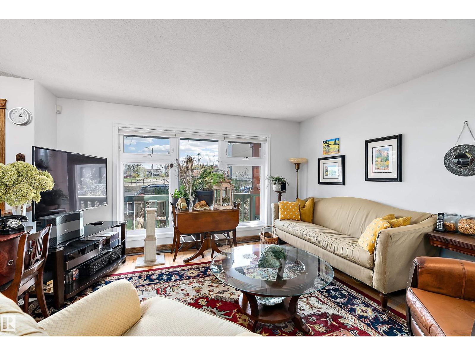 9420 102a Avenue NW, Edmonton, AB, T5H4L7 photo 5