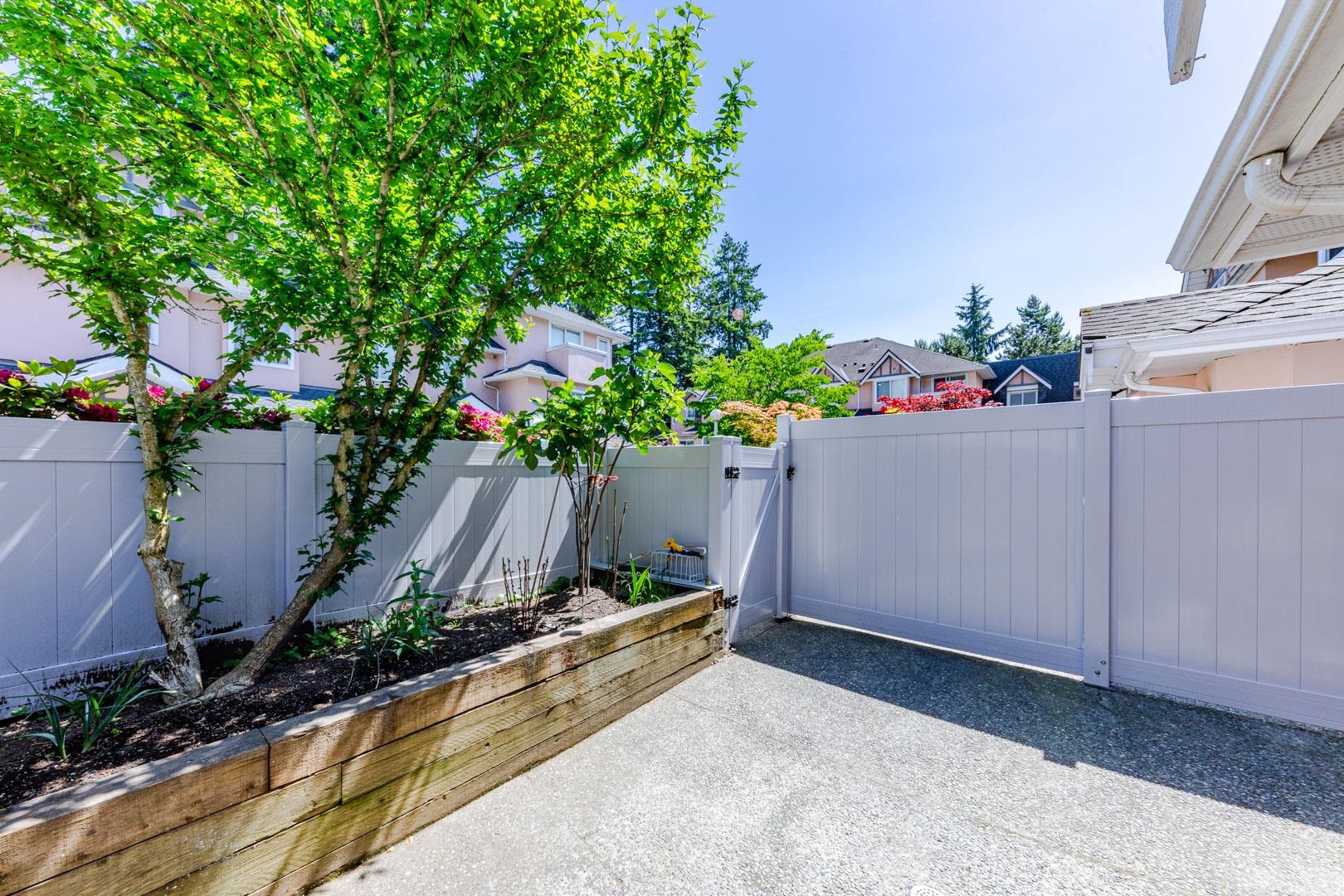 19-7433 16th Street, Burnaby, BC, V3N 4Z5 photo 4
