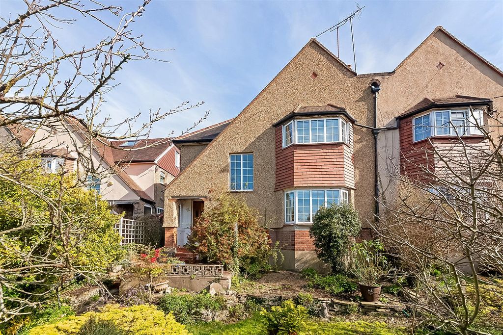 3 bed semi-detached house for saleHaydn Avenue, Purley CR8