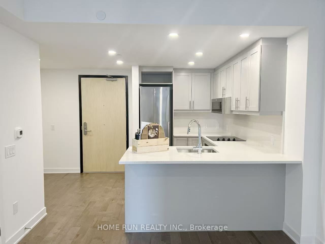 Additional image 4 of 804-340 Queen Street, Ottawa, ON, K1R 0G1