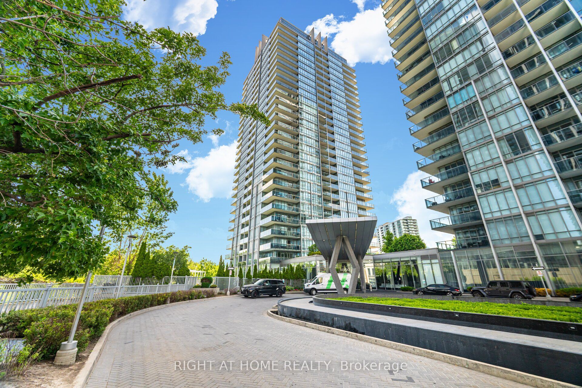 3005-88 Park Lawn Road, Toronto, ON, M8Y 0B5
