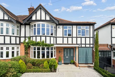 Lowlands Road, Pinner HA5