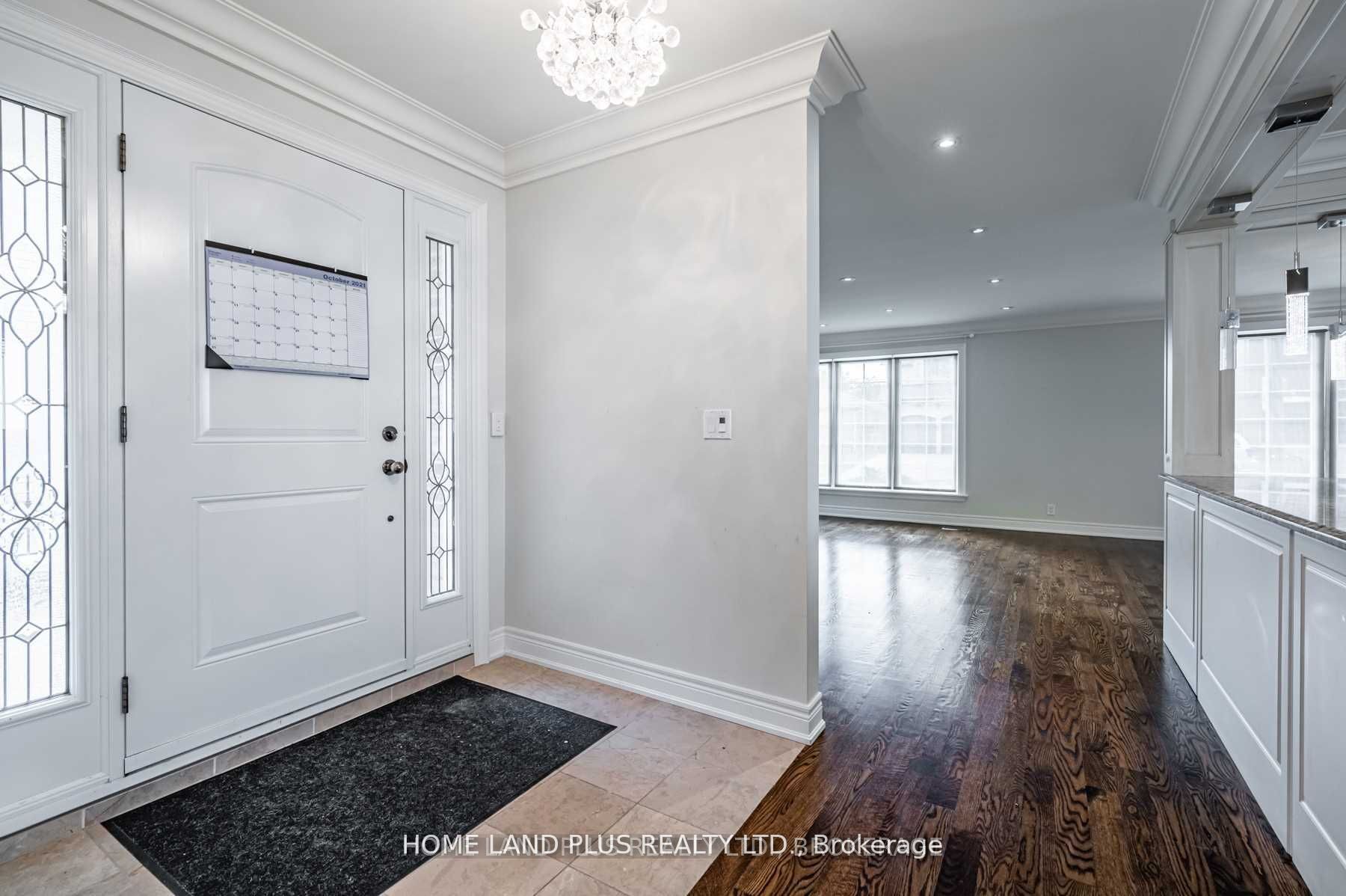 Additional image 3 of 66 Munro Boulevard, Toronto, ON, M2P 1C2