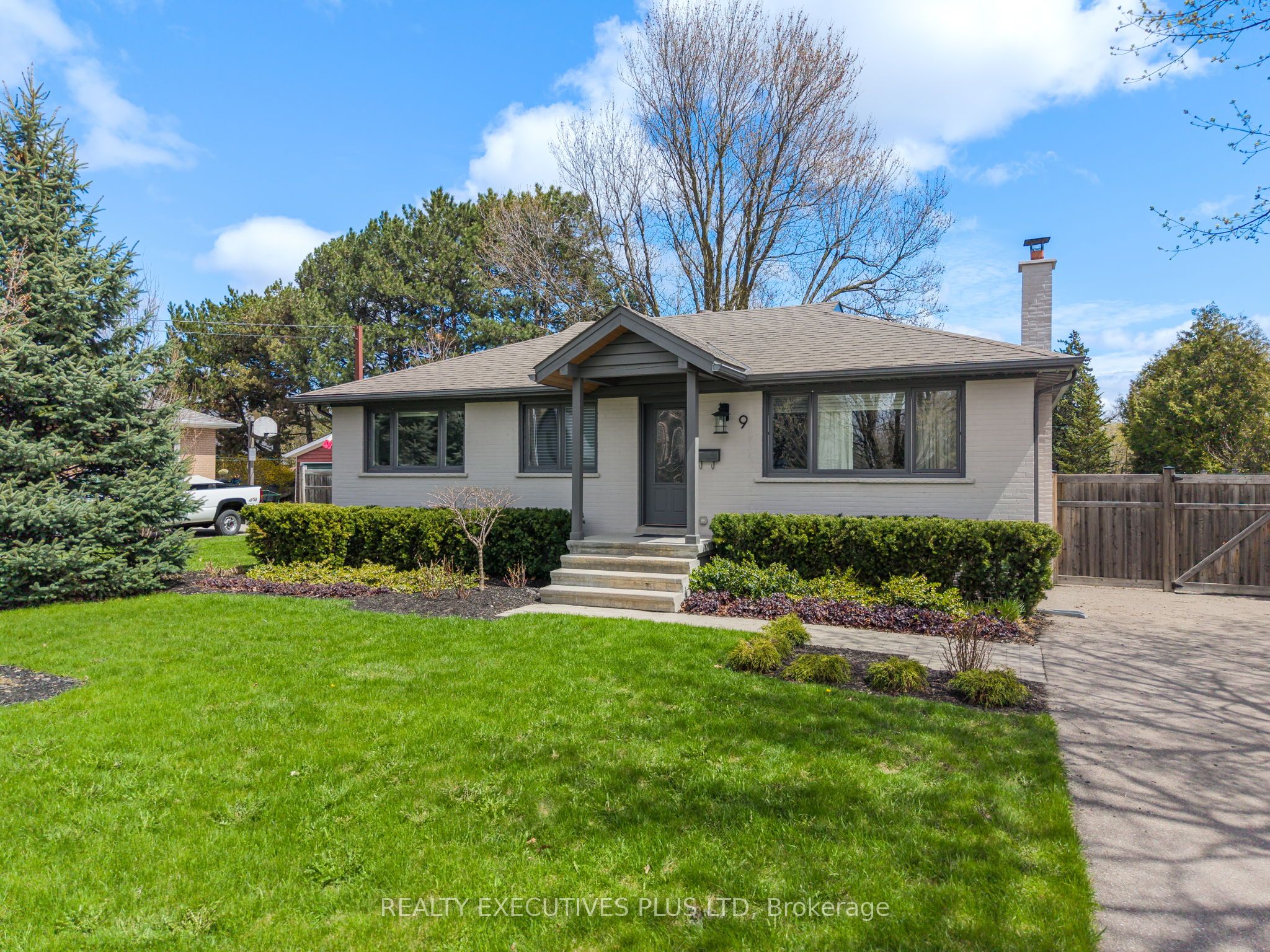 9 Hazelbury Drive, King, ON, L0G 1N0