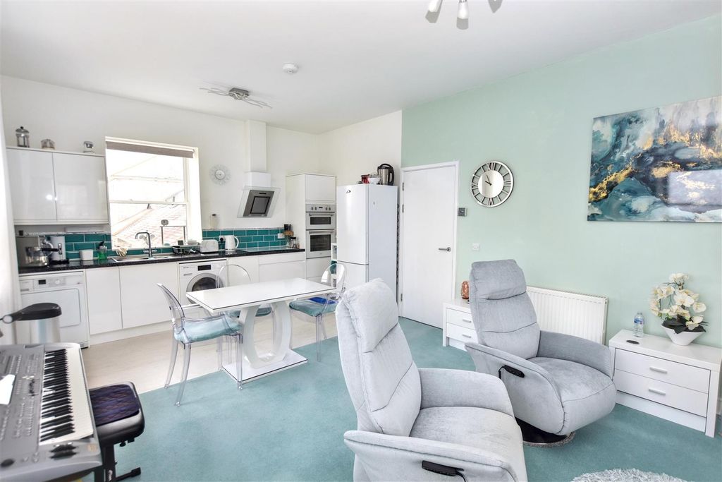 Additional image 3 of 2 bed flat for saleGweal Pawl, Redruth TR15