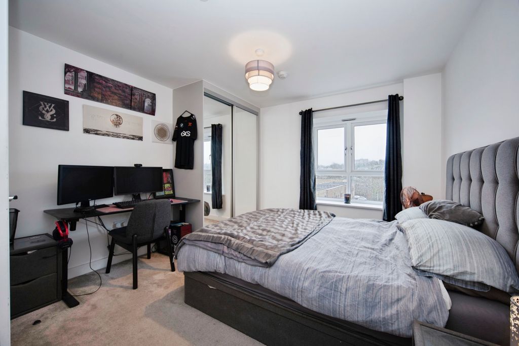 Additional image 8 of 2 bed flat for sale2 Glenway Road, Rochester ME1