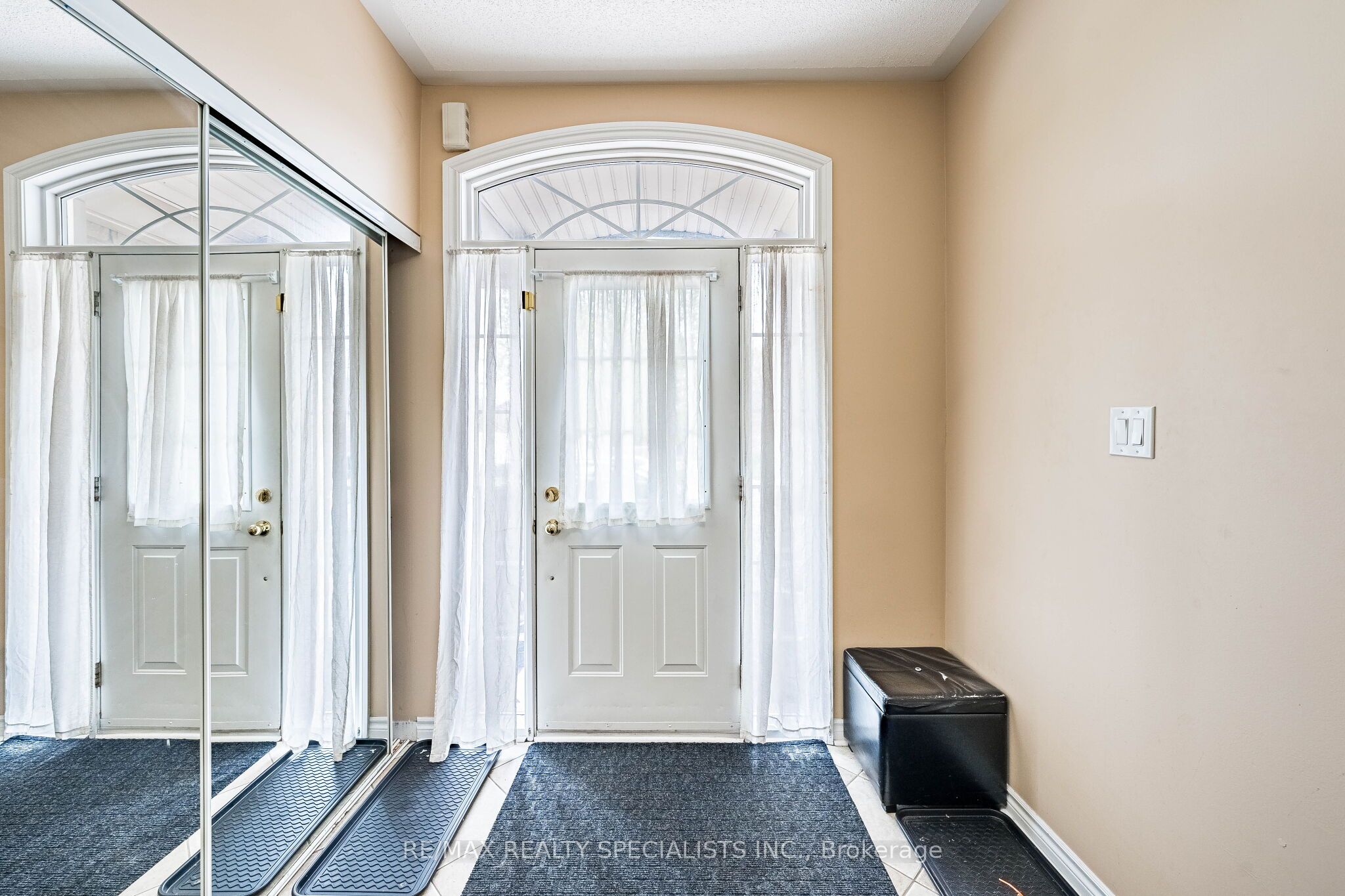 18 Long Meadow Road, Brampton, ON, L6P 2A2 photo 4