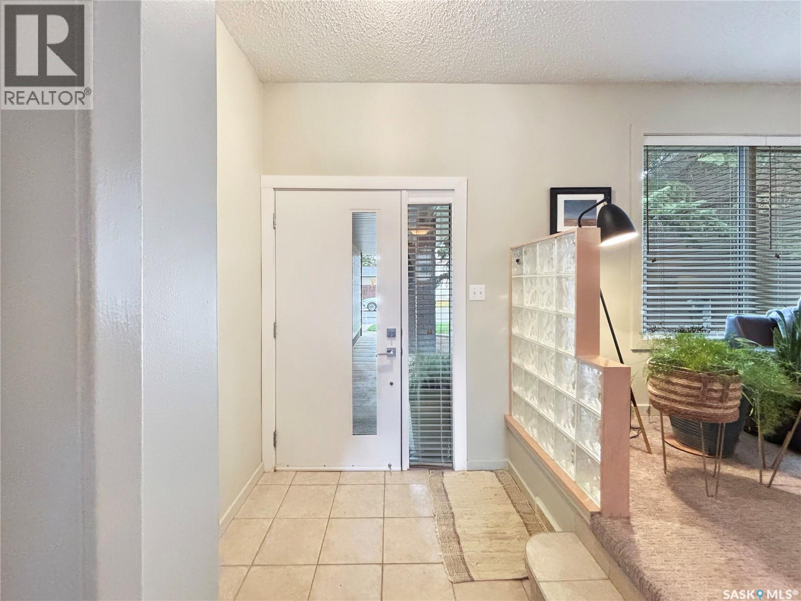 355 Ball Crescent, Saskatoon, SK, S7K6E3 photo 2