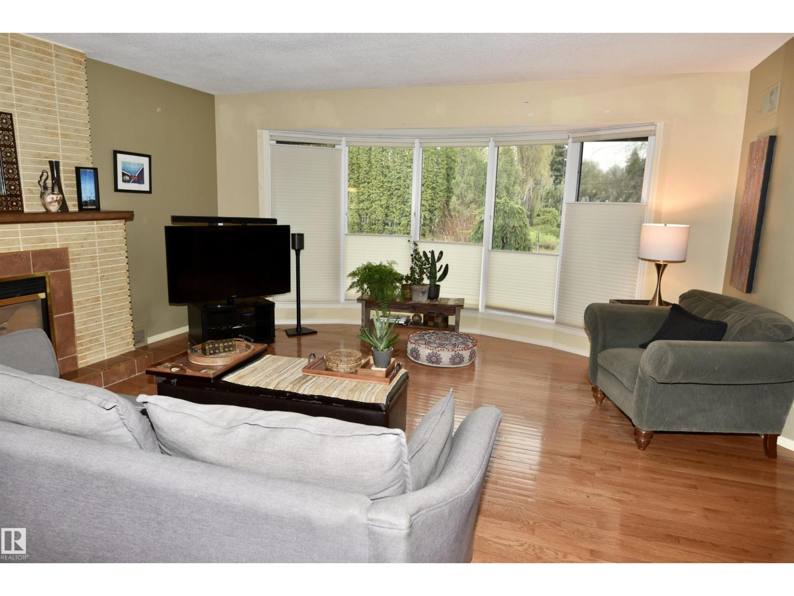 13910 101a Avenue NW, Edmonton, AB, T5N0L2 photo 3