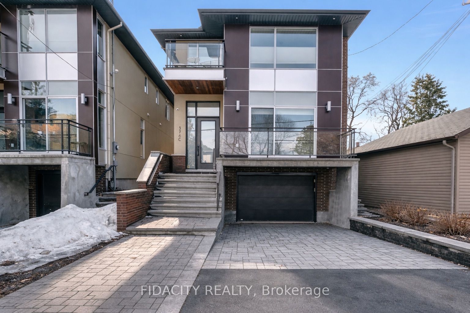376 C Wilmont Avenue, Ottawa, ON, K2A 0B1