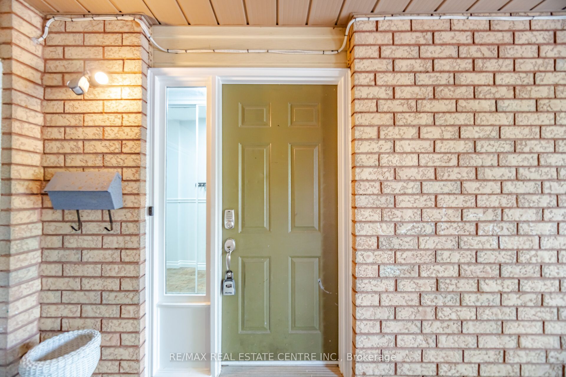 Additional image 3 of 2349 Strawfield Court, Oakville, ON, L6H 6C2