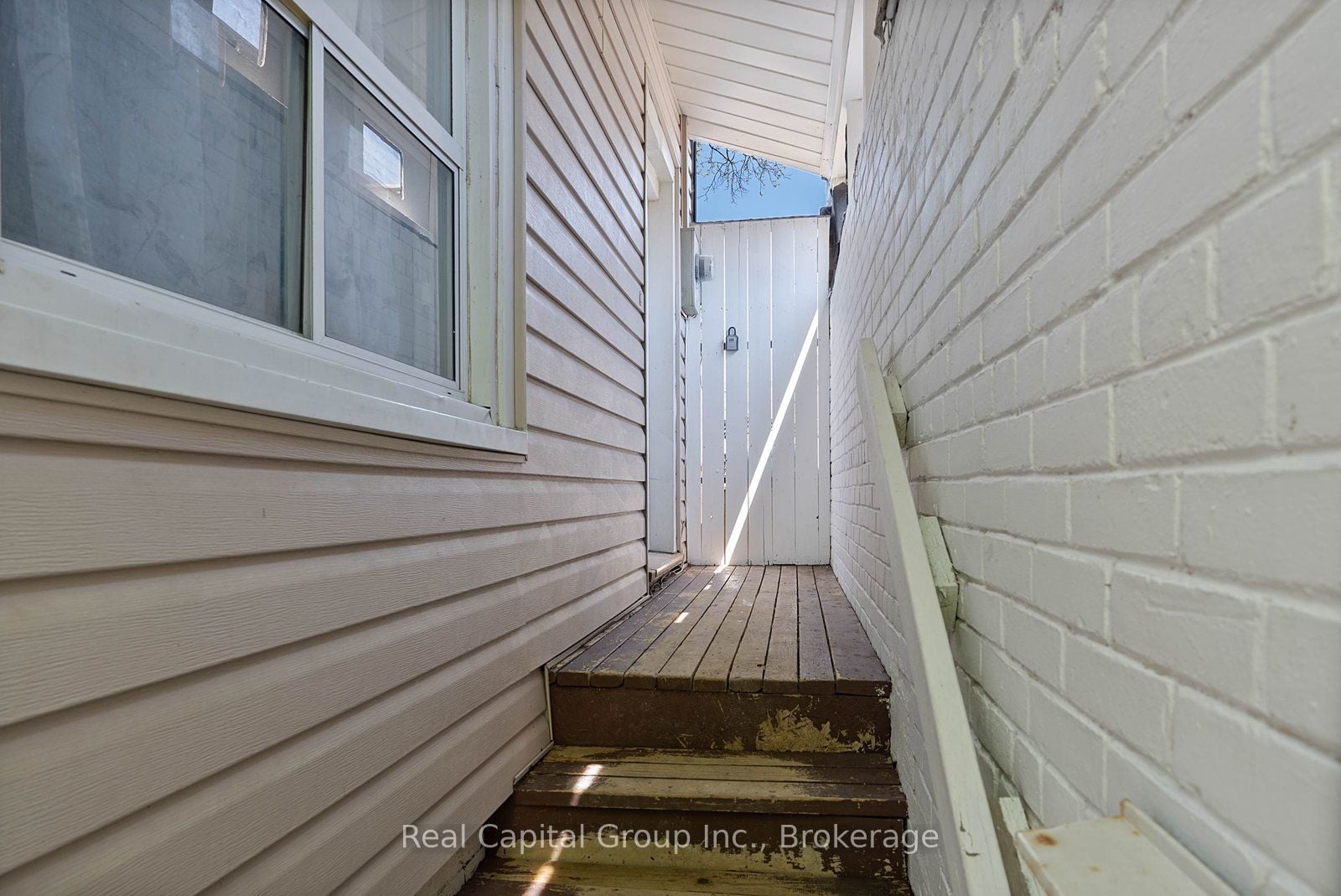 1-1968 Queen Street E, Toronto, ON, M4L 1H8 photo 5