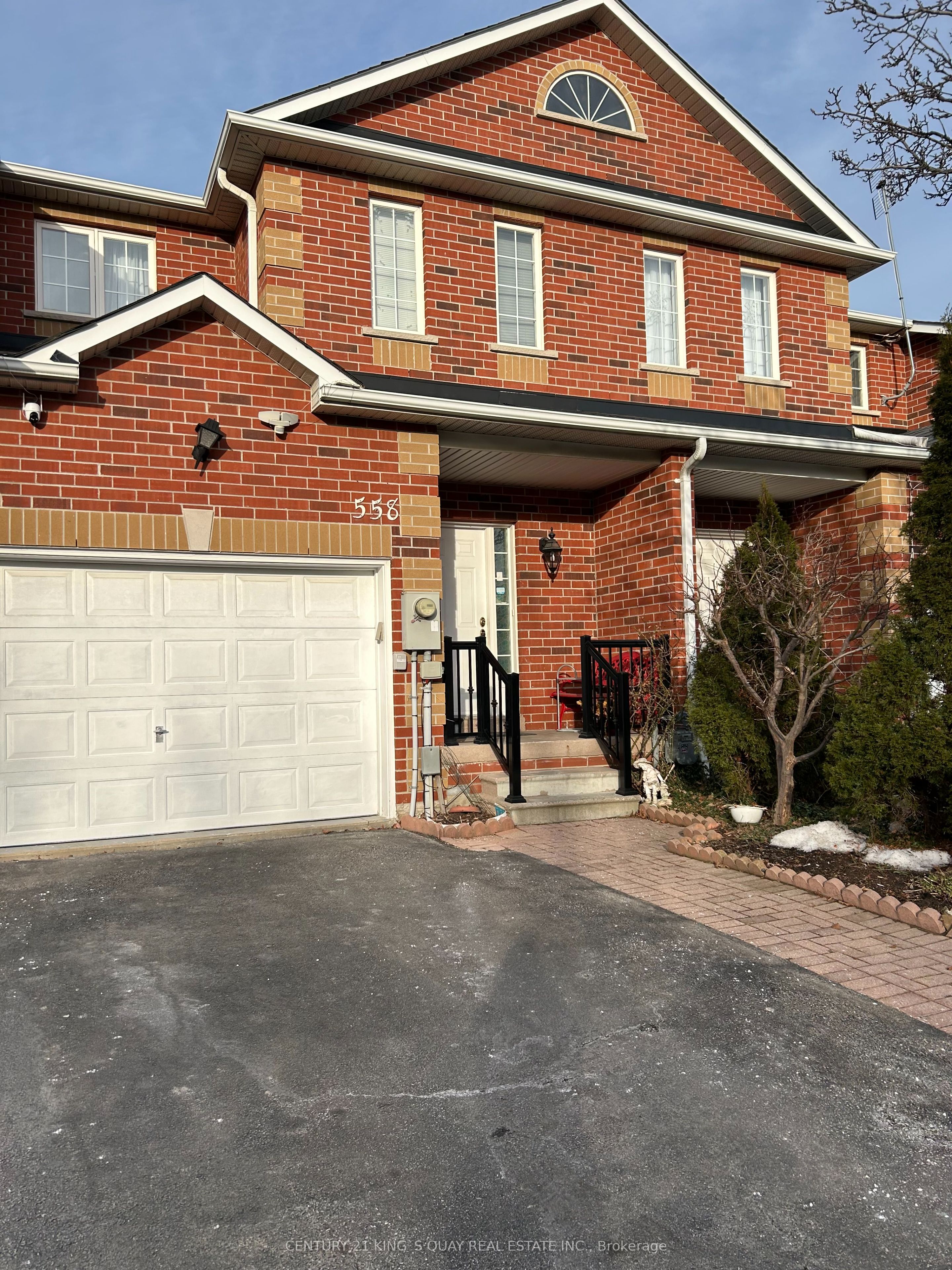 558 Lumberton Crescent, Mississauga, ON, L4Z 3Z7