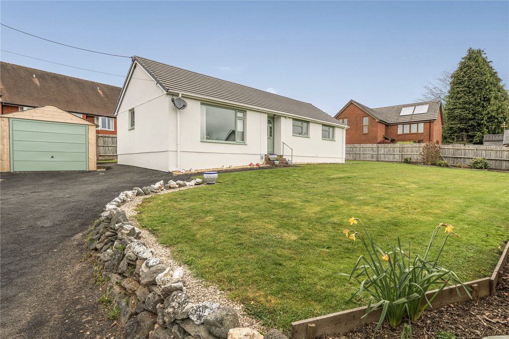 3 bed bungalow for saleDark Lane, Rhayader, Powys LD6