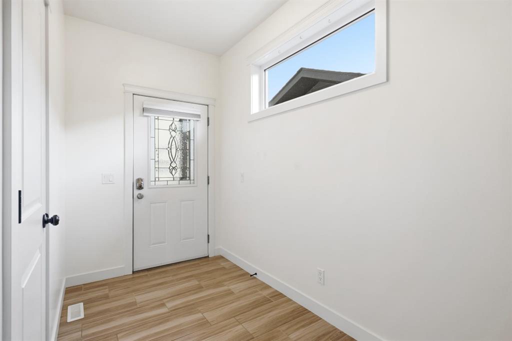 26 Violet Close, Olds, AB, T4H 0E4 photo 4