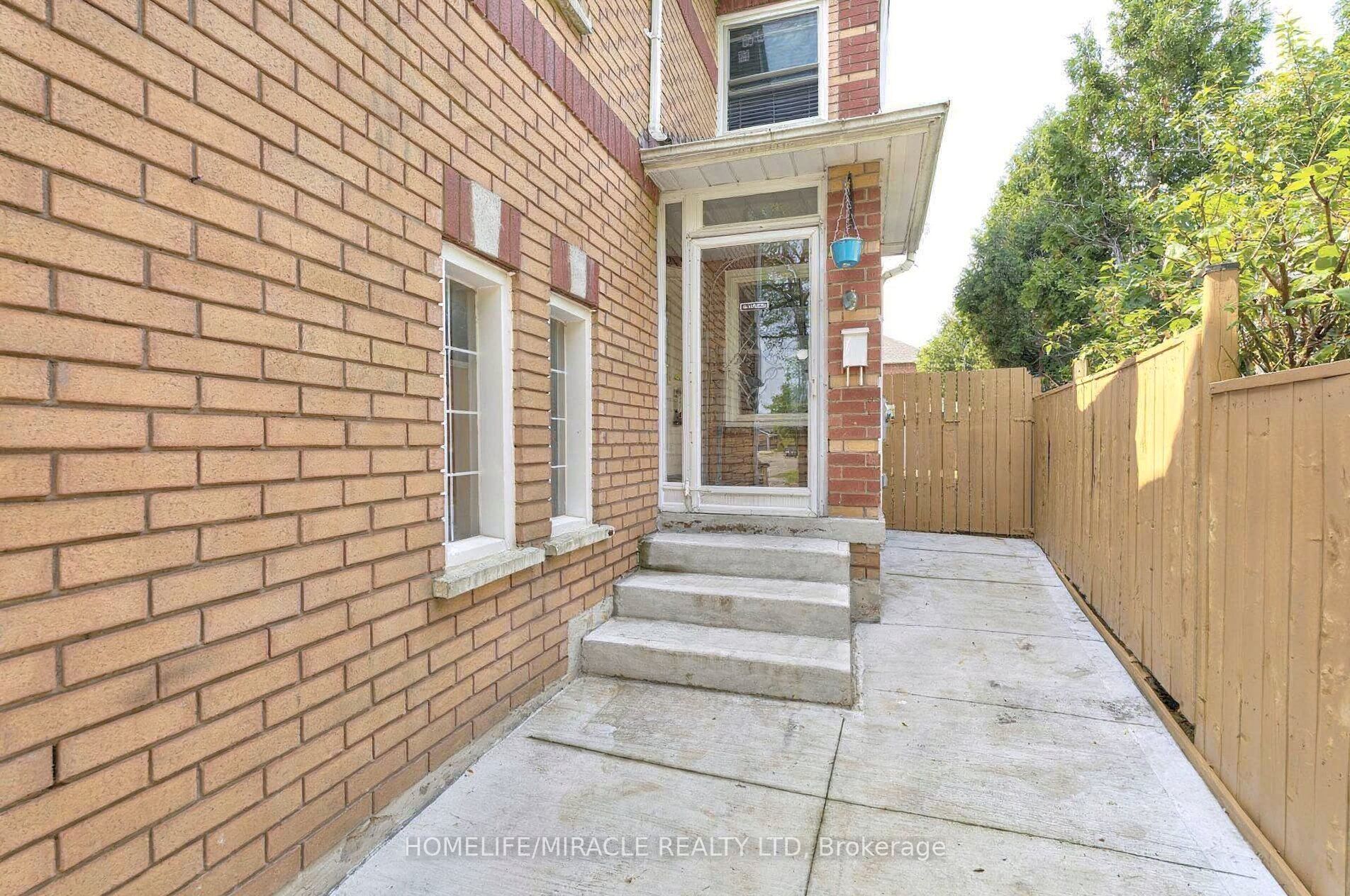 Additional image 3 of 45 Sunley Crescent, Brampton, ON, L6Y 5B8