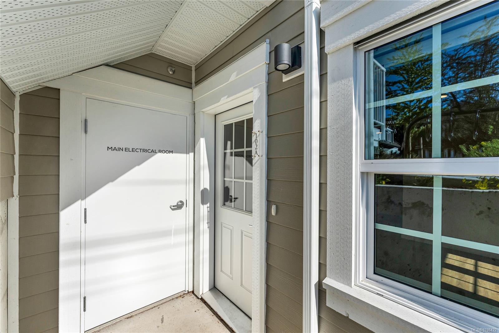 Additional image 2 of #102A-1224 Richardson Street, Victoria, BC, V8V 3E1