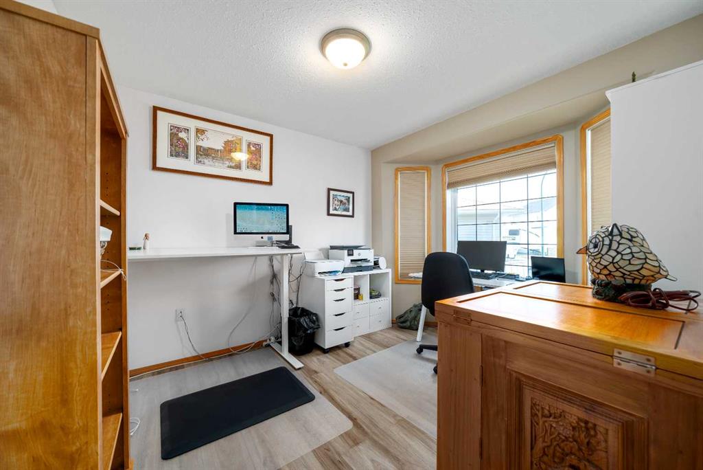 Additional image 6 of 79 Henderson Court NE, Medicine Hat, AB, T1C1Y9