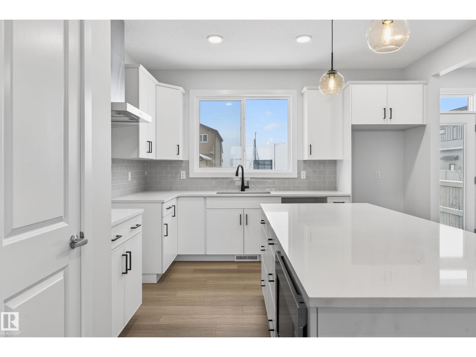17203 3 Street NW, Edmonton, AB, T5Y4G7