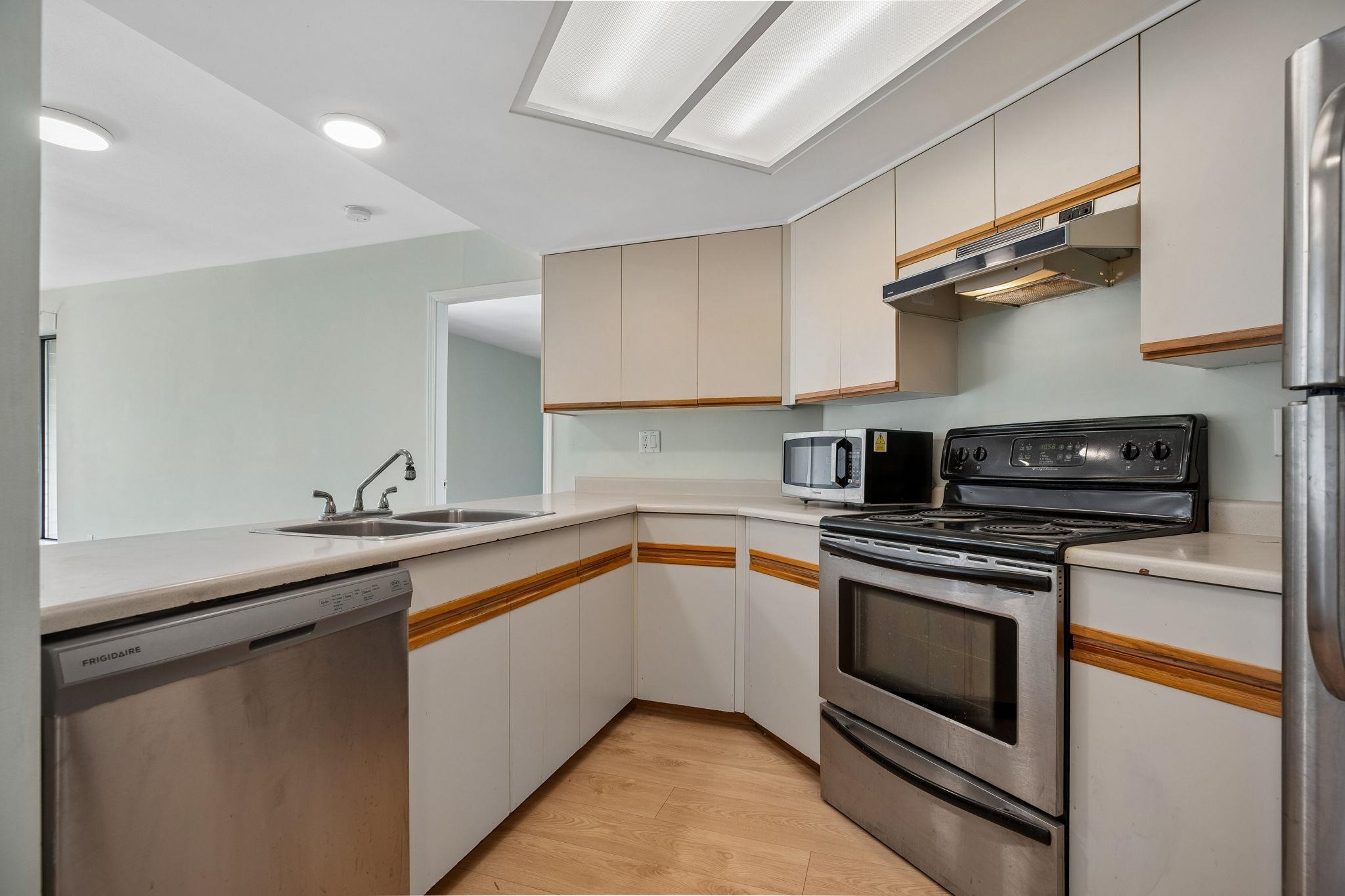 Additional image 6 of 409-2925 Glen Drive, Coquitlam, BC, V3B 7H9