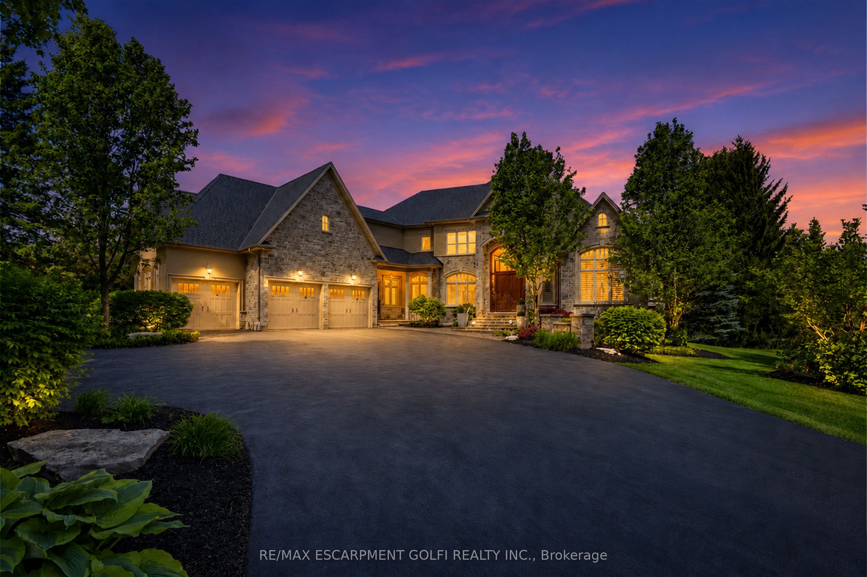 2319 Kilbride Street, Burlington, ON, L7P 0H7