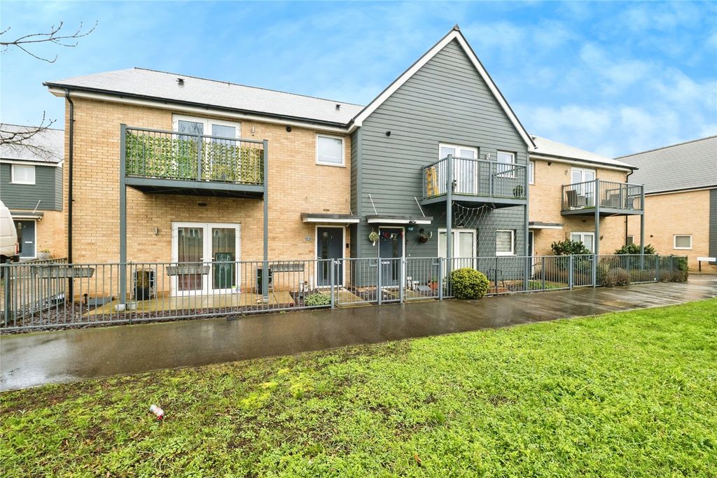 2 bed flat for saleHaven Road, Rainham RM13