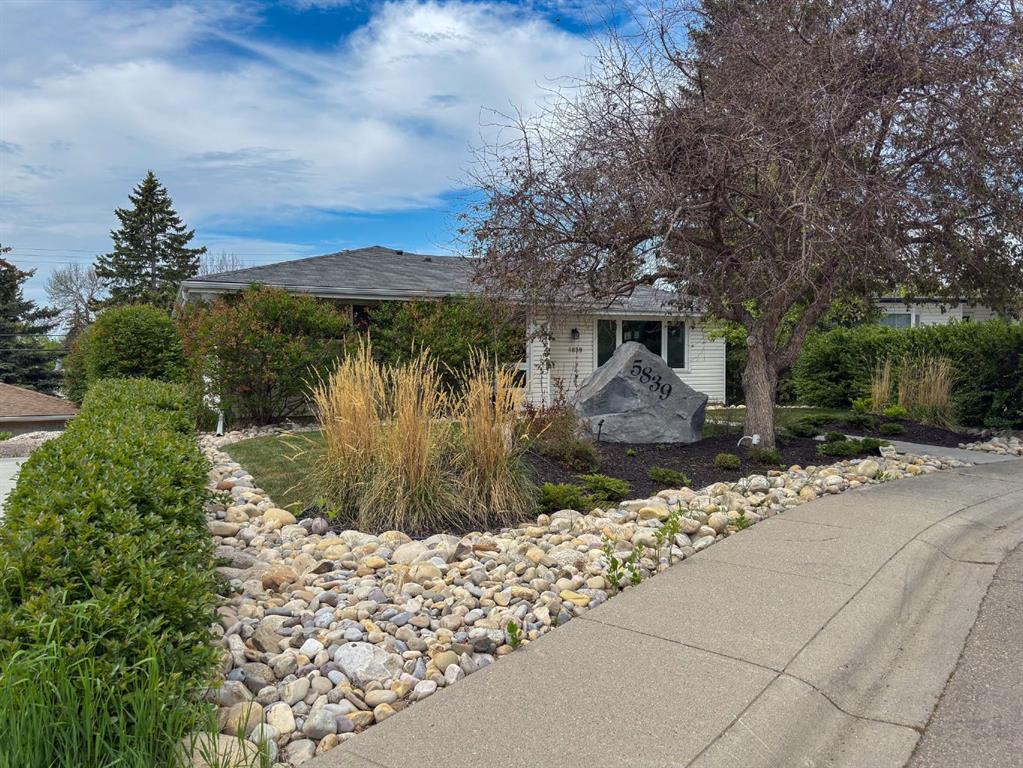5839 Dalkeith Hill NW, Calgary, AB, T3A 1G5