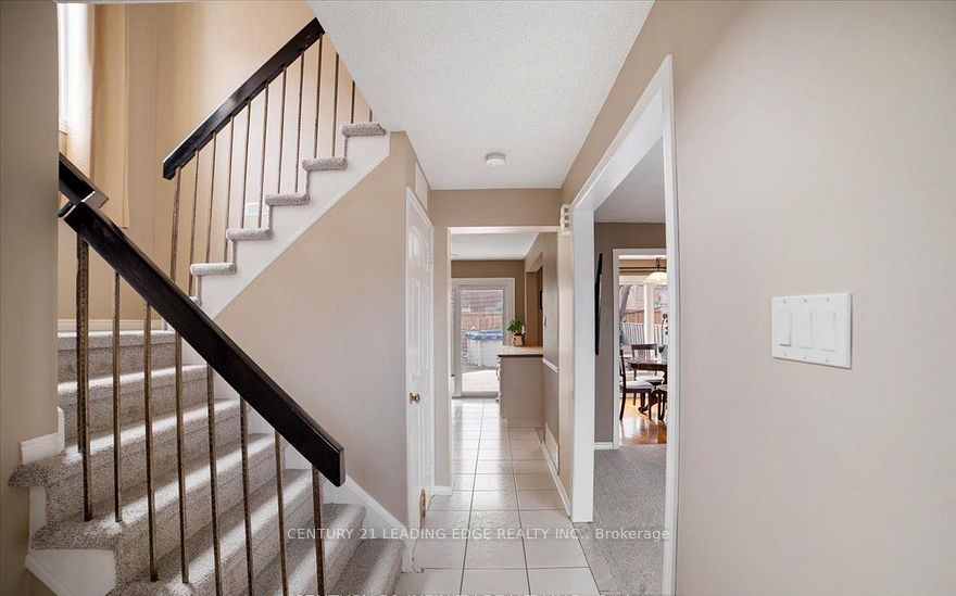 Additional image 2 of Main and Sec-618 Beckworth Square, Pickering, ON, L1V 3K4