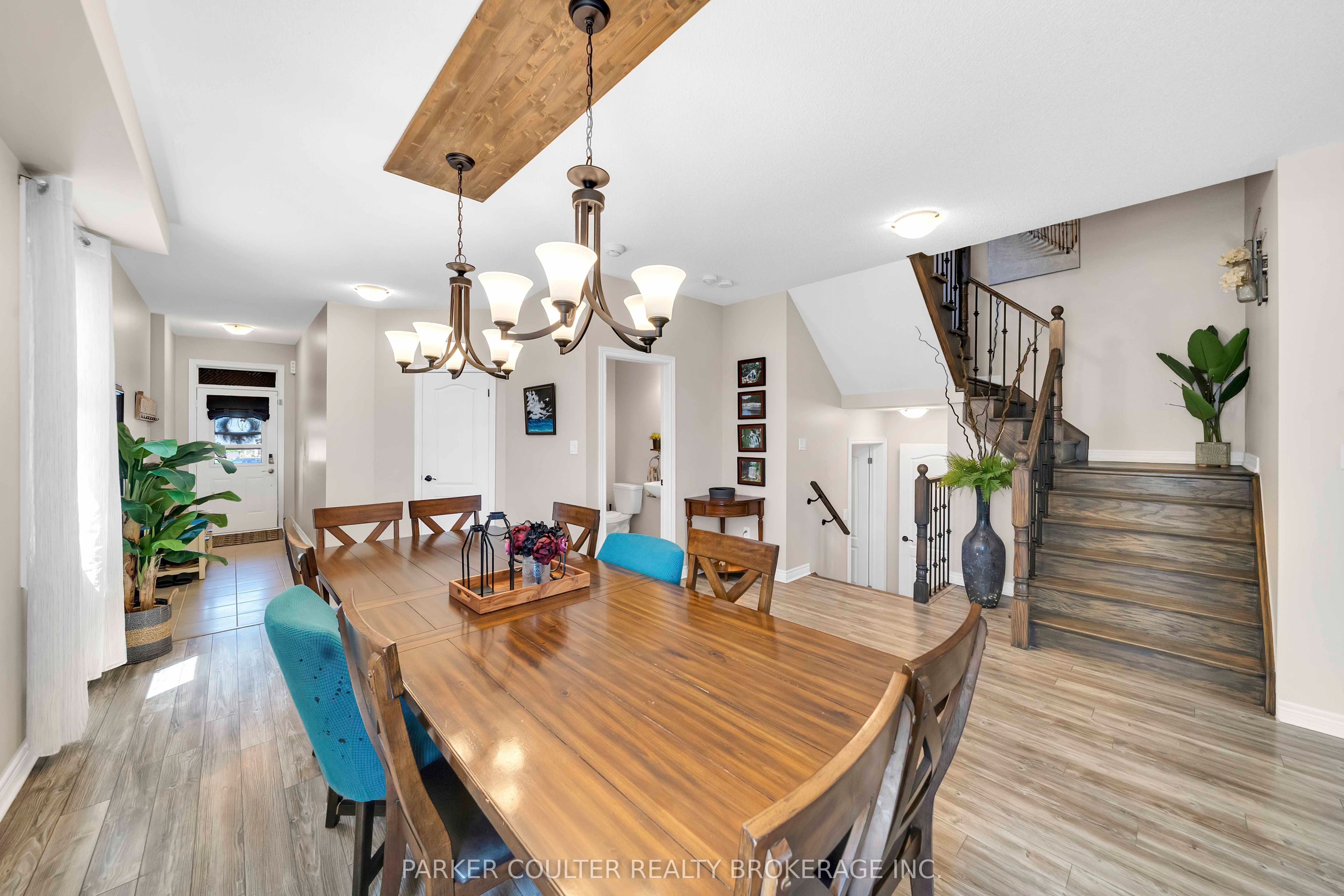 28 Sasco Way, Essa, ON, L3W 0C8 photo 3