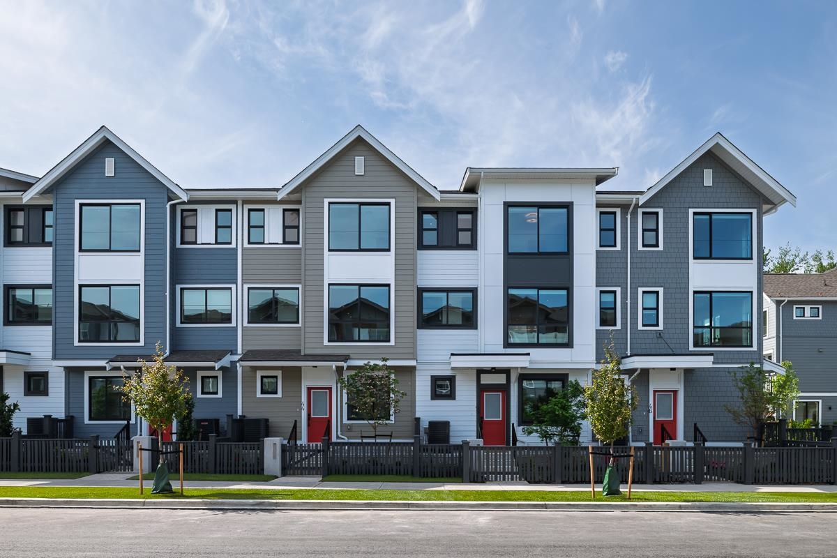 72-7574 207 Street, Langley, BC, V2Y 2A5