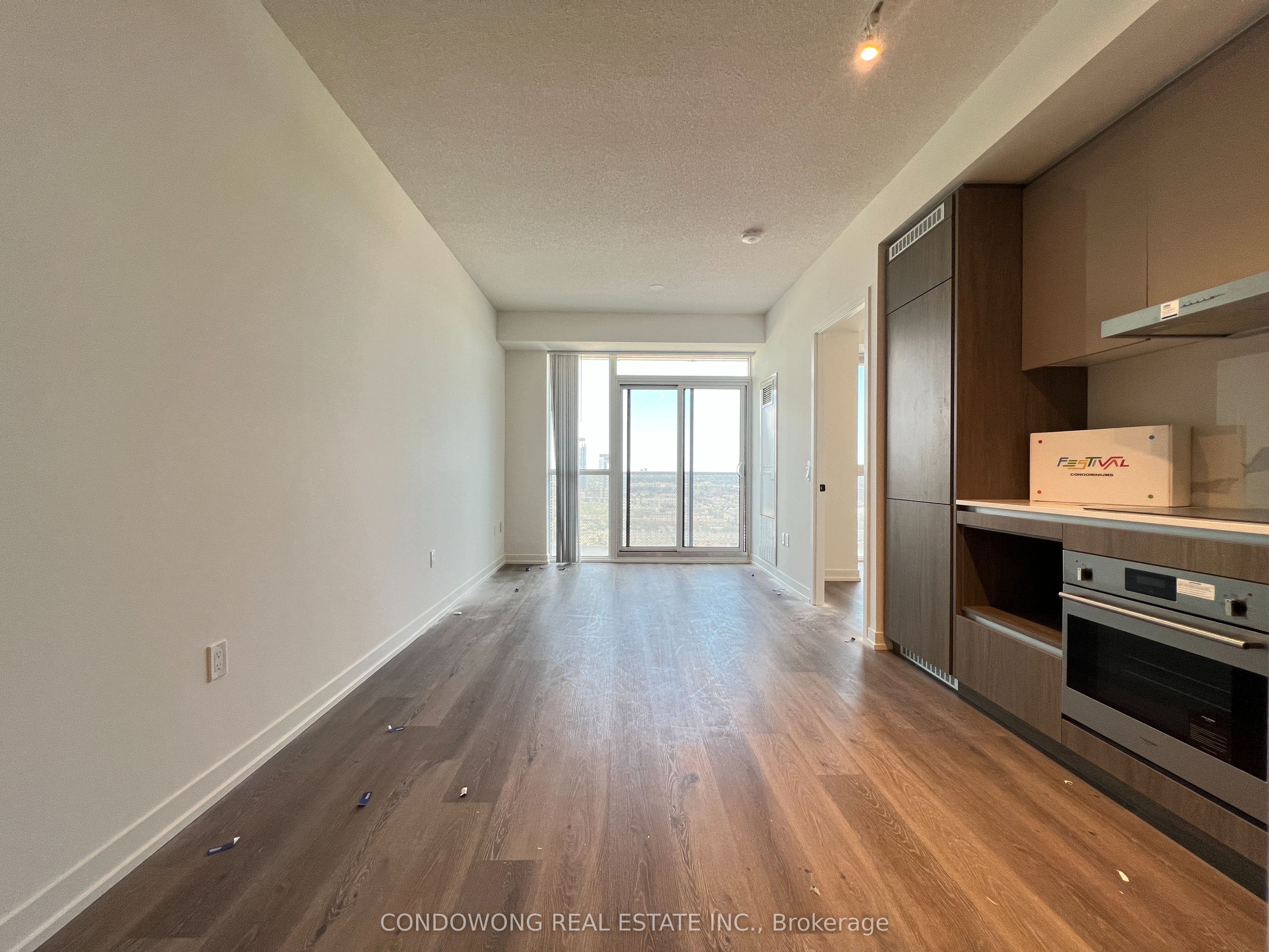 2606-28 Interchange Way, Vaughan, ON, L4K 0P8 photo 2