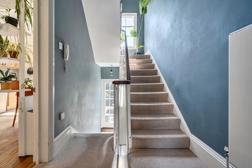 Additional image 14 of 2 bed flat for saleAbbots Walk, Reading, Berkshire RG1