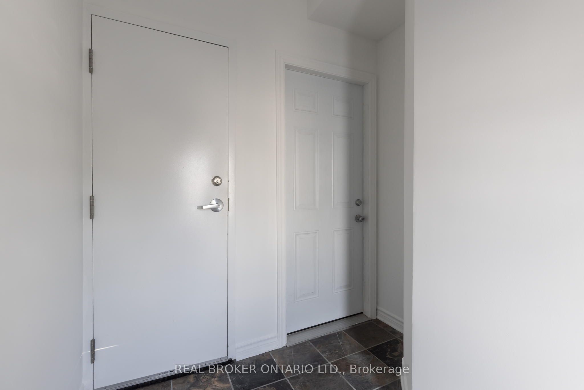 Additional image 3 of Main-371 Jones Avenue, Toronto, ON, M4J 3G5