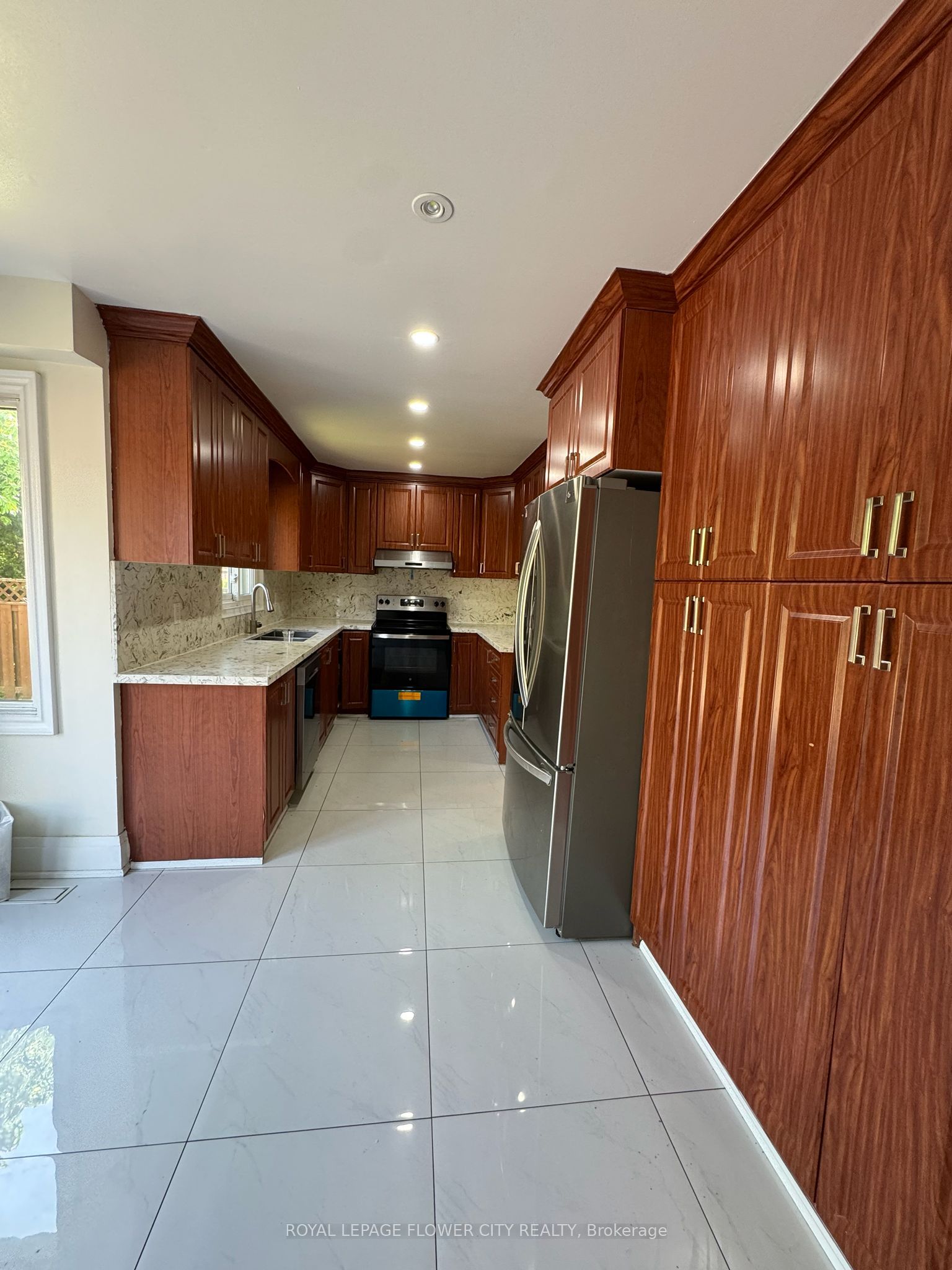 116 Flowertown Avenue, Brampton, ON, L6X 3Y6 photo 2