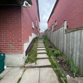 Additional image 3 of walk-out bas-210 Doubtfire Crescent, Markham, ON, L3S 3V7