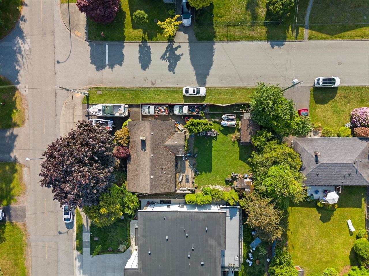 15661 Roper Avenue, White Rock, BC, V4B 2G9 photo 4