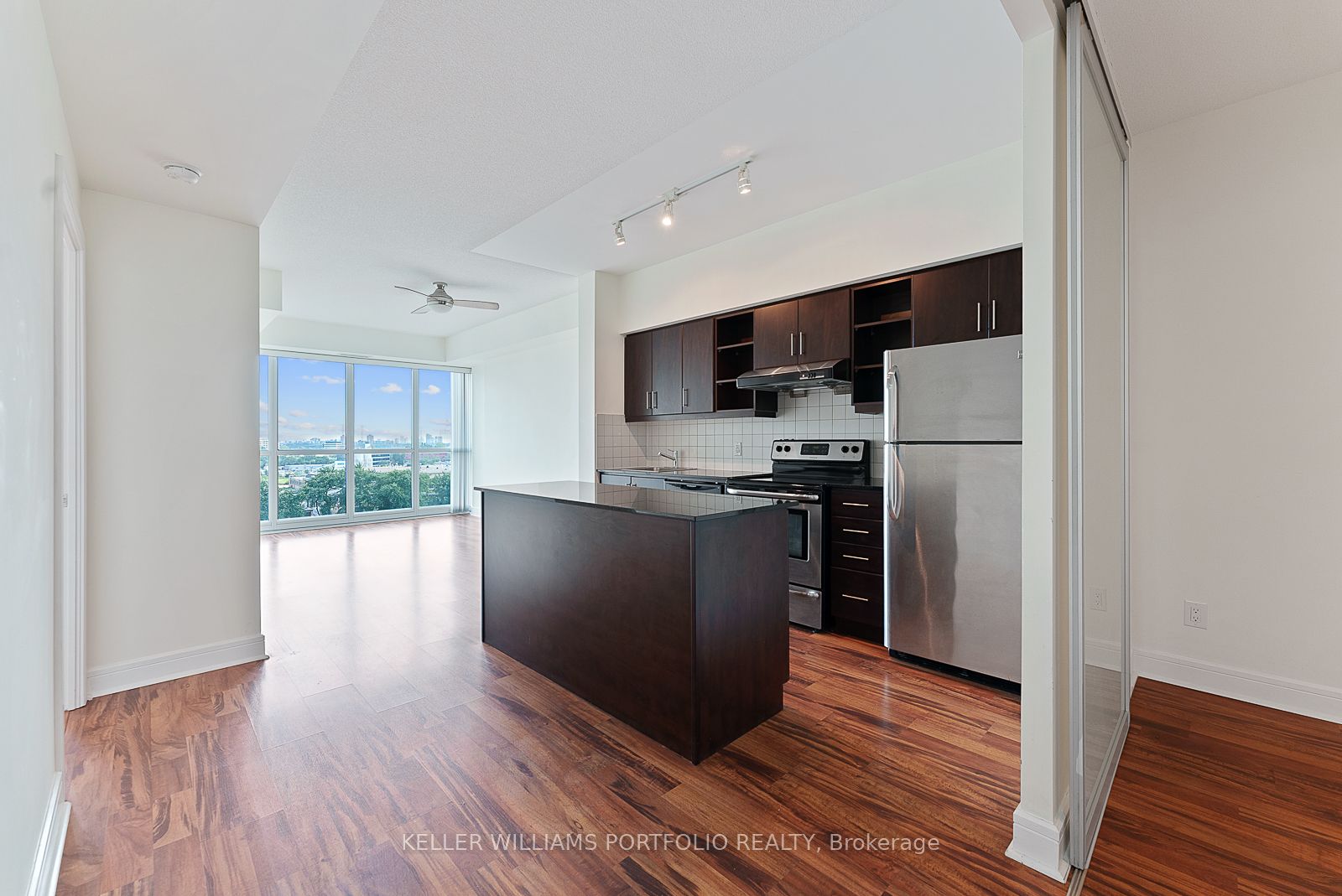 910-35 Brian Peck Crescent, Toronto, ON, M4G 4J7 photo 4