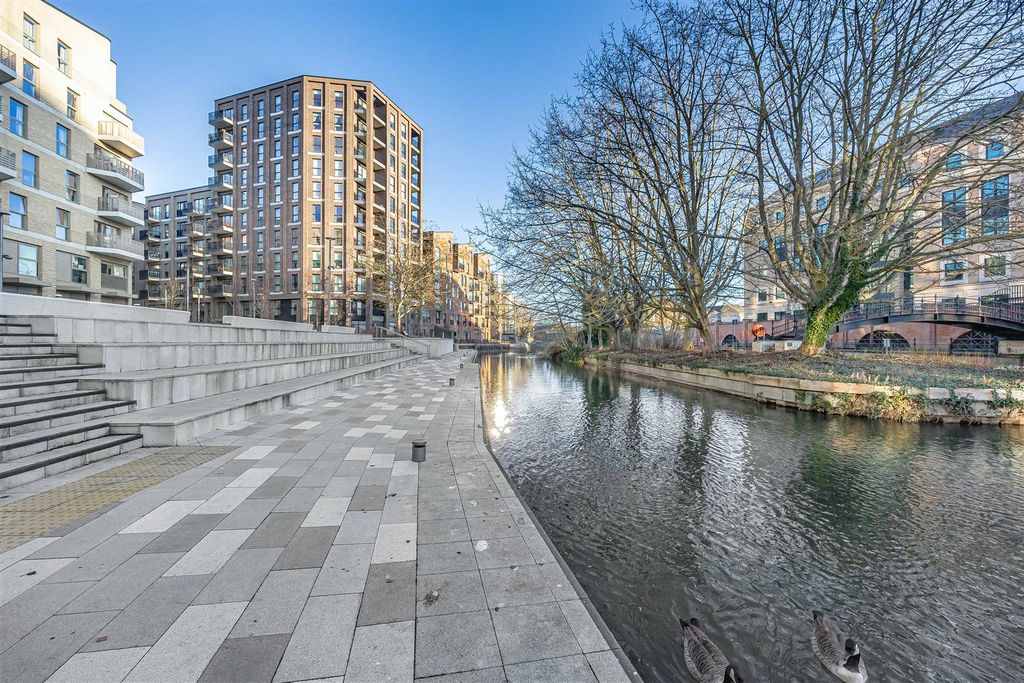 Additional image 7 of 2 bed flat for salePalmer Street, Reading RG1