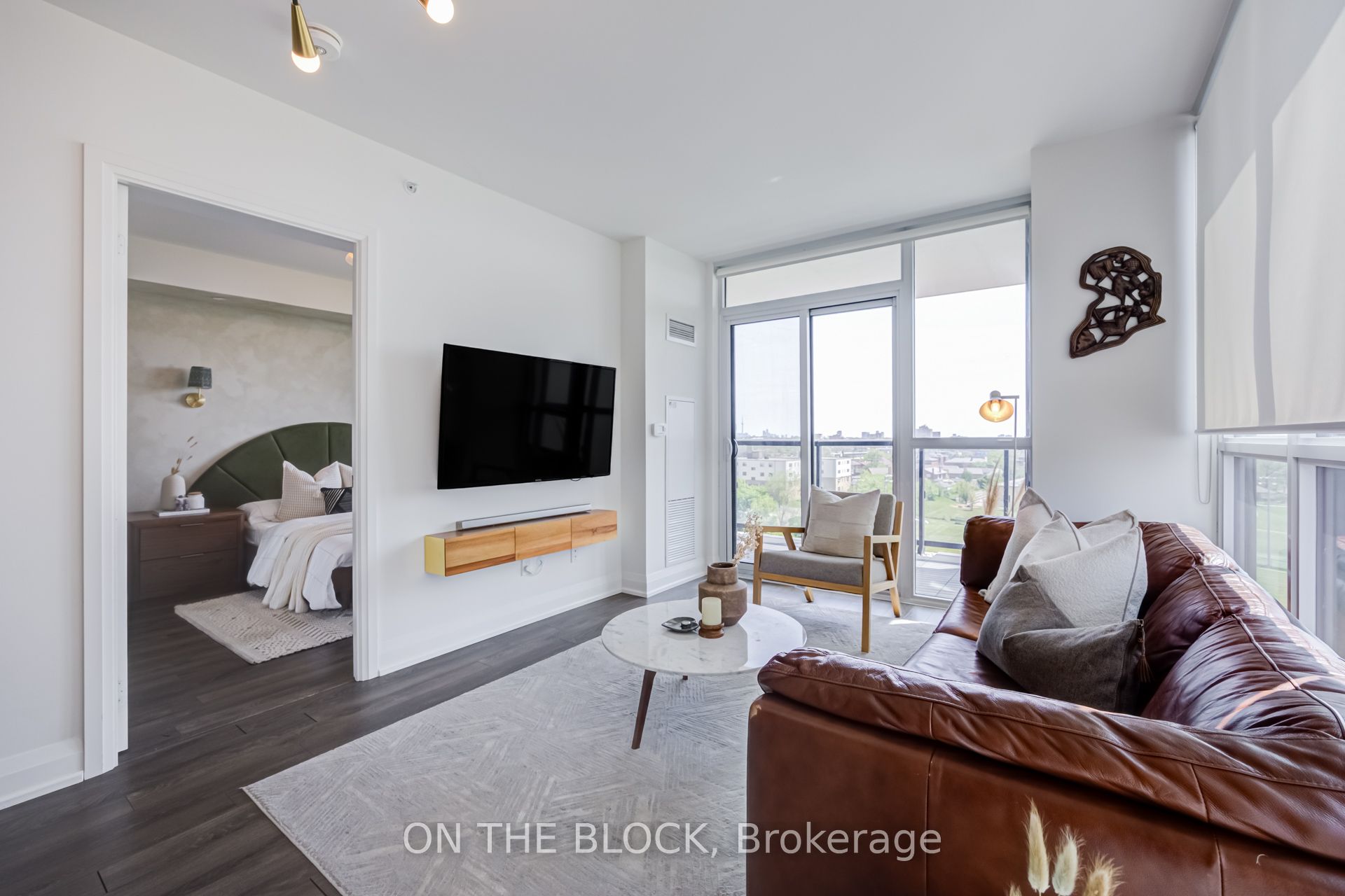 810-1461 Lawrence Avenue W, Toronto, ON, M6L 0A6 photo 3