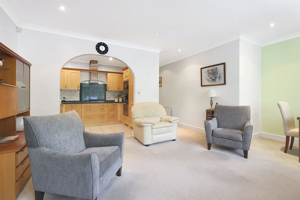2 bed flat for saleCroydon Road, Reigate, Surrey RH2 photo 3
