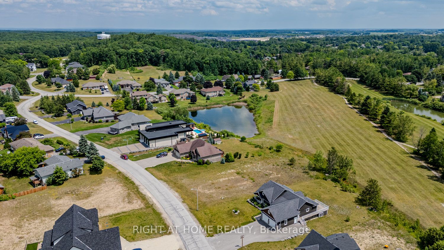 Additional image 6 of 8 Deanna Drive, Wasaga Beach, ON, L9Z 1J5