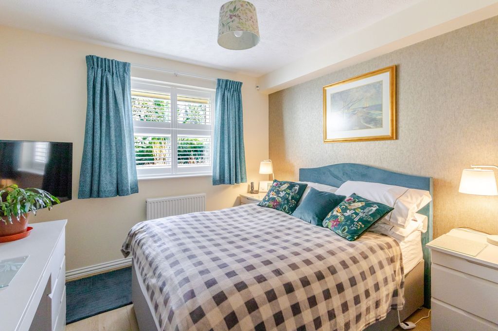 Additional image 5 of 2 bed flat for saleSalters Close, Rickmansworth WD3