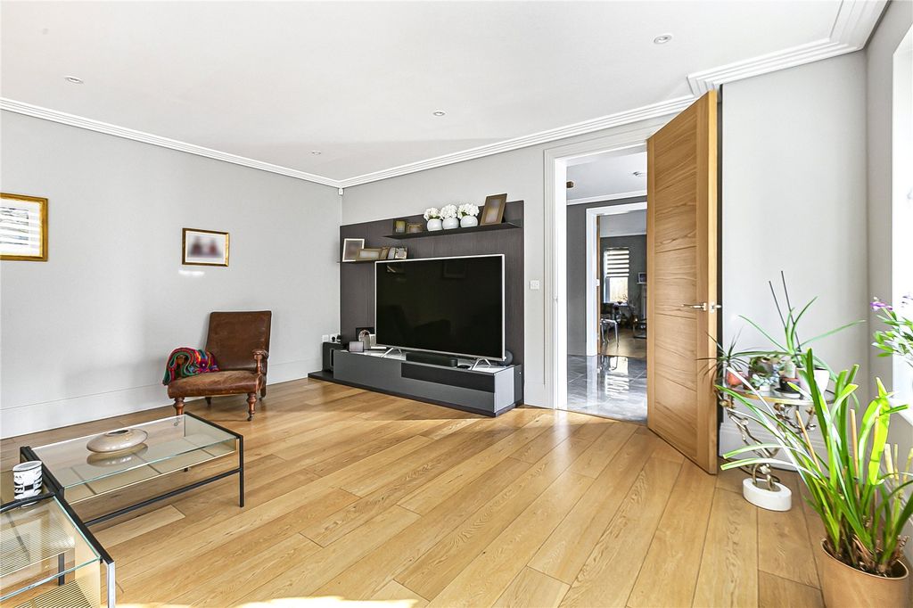 Additional image 8 of 5 bed detached house for saleAldenham Avenue, Radlett, Hertfordshire WD7