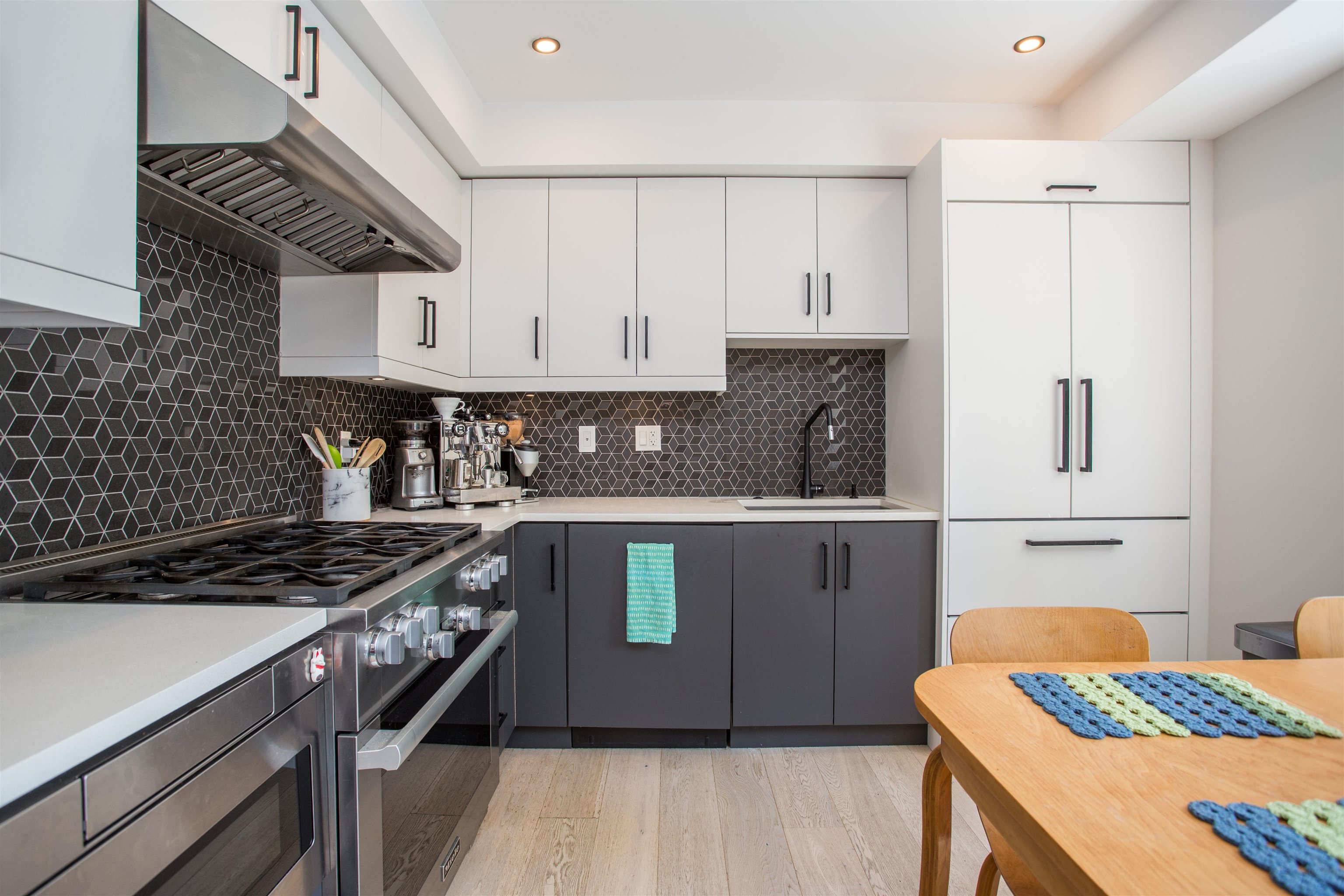 2-1152 Comox Street, Vancouver, BC, V6E 1K5 photo 5