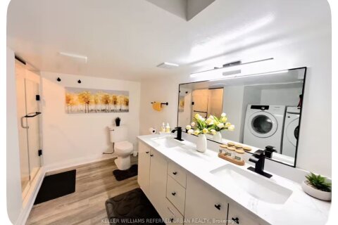 Additional image 8 of 704 Bookham Crescent, Mississauga, ON, L4Z 1T9