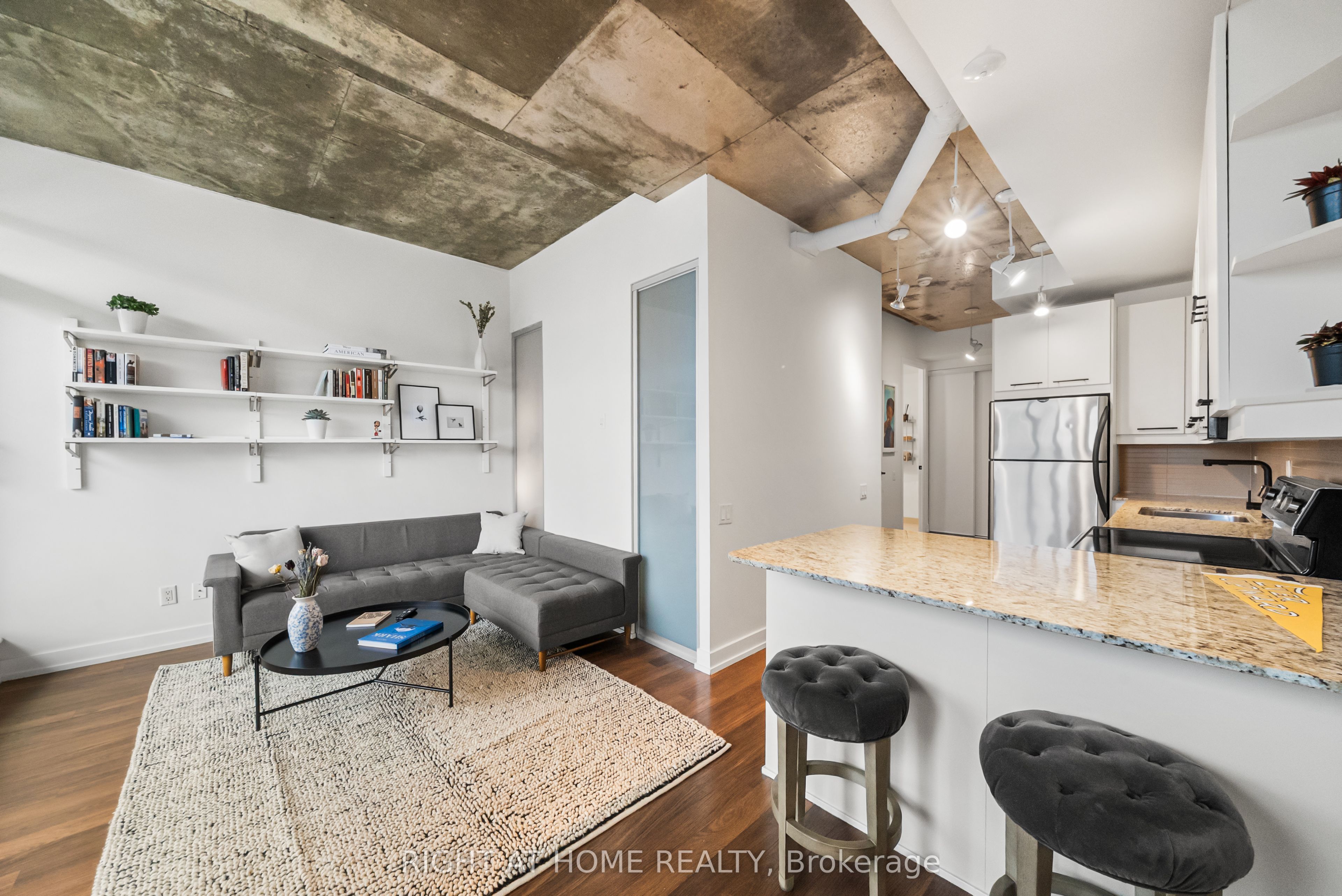 Additional image 3 of 807-66 Portland Street, Toronto, ON, M5V 2M6