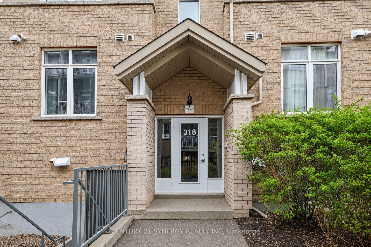 D-318 Everest Private, Ottawa, ON, K1G 4E3 photo 2