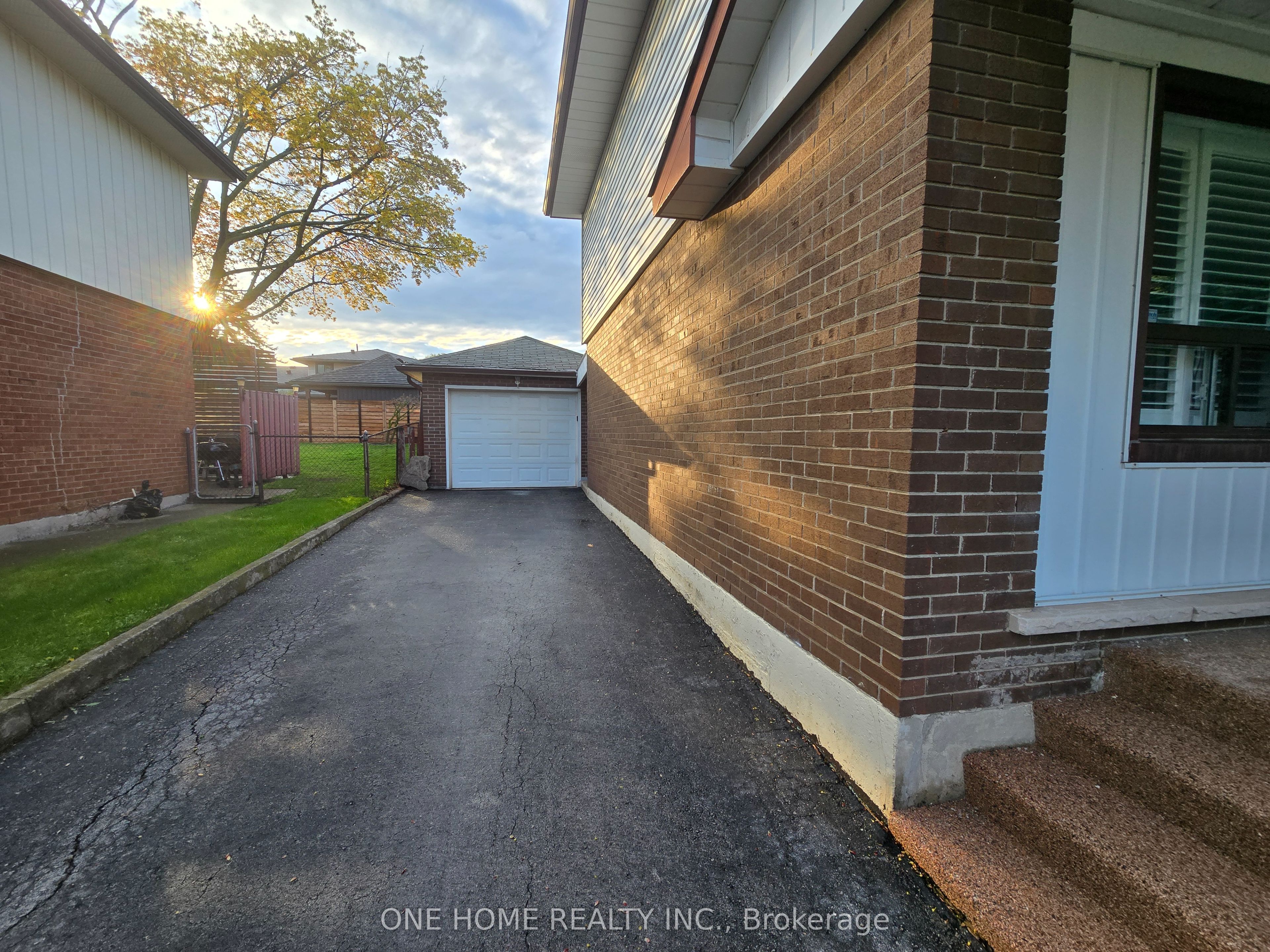 Additional image 4 of 223 Elmwood Road, Oakville, ON, L6K 2A9